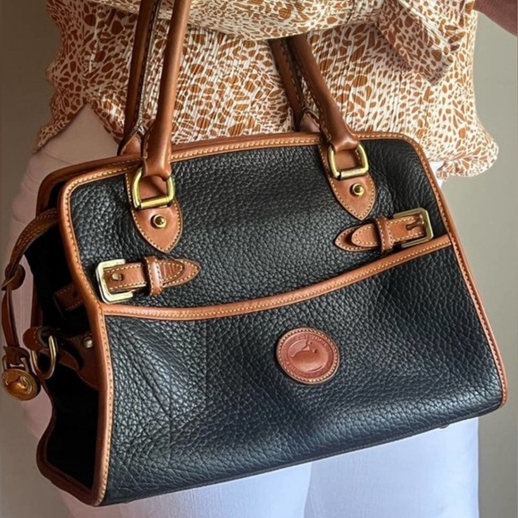 Vintage Dooney & Bourke Tan & Black Pebble Leather Bag/purse - Picture 3 of 17